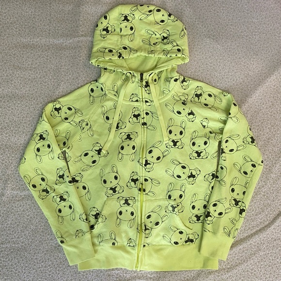 Neon yellow bunny print hoodie - Picture 4 of 5